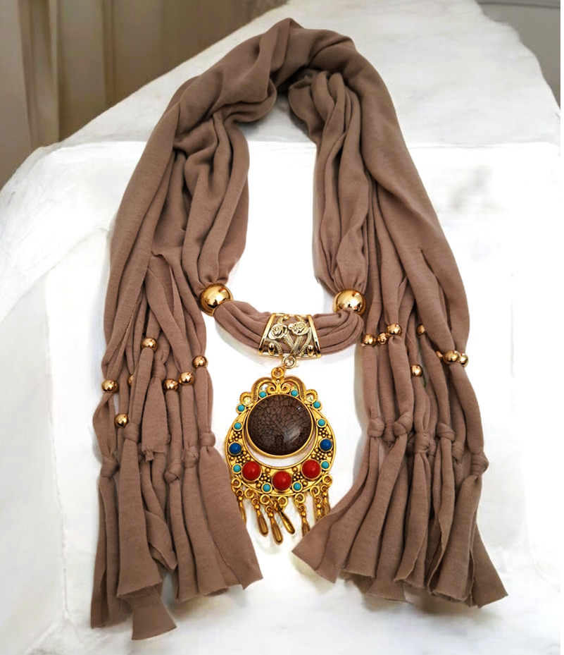 ORIENTALNA APASZKA , CHUSTA -,,Spacer po Medynie''