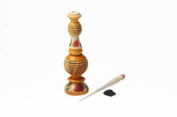 Naturalny, drewniany pojemnik na kohl