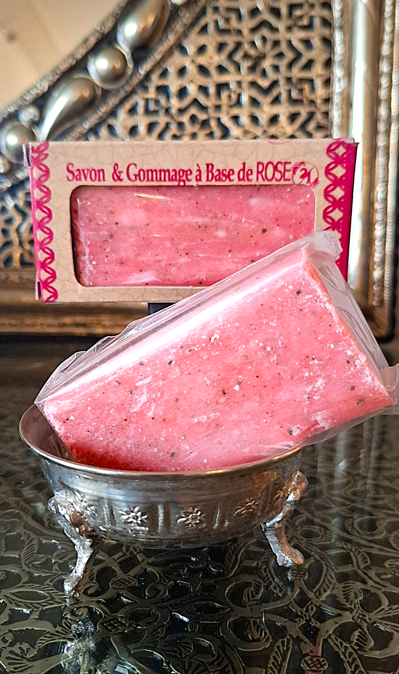 Marokańskie ręcznie robione MYDŁO PEELINGUJĄCE z pachnącą RÓŻĄ DAMASCEŃSKĄ  100 gram
