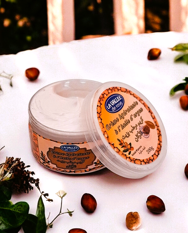 Naturalny krem z olejkiem arganowym  - jedwabista gładkość  duża pojemność 200 gram