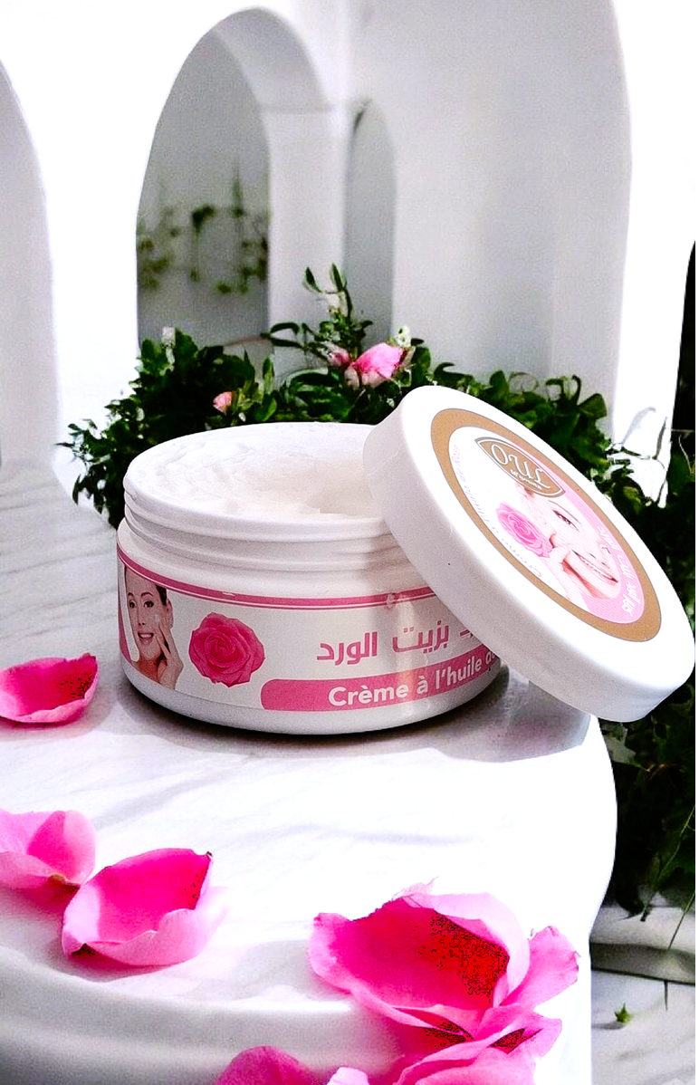 Nawilżajacy, aksamitny  KREM RÓŻANY 200 gram piękny zapach !