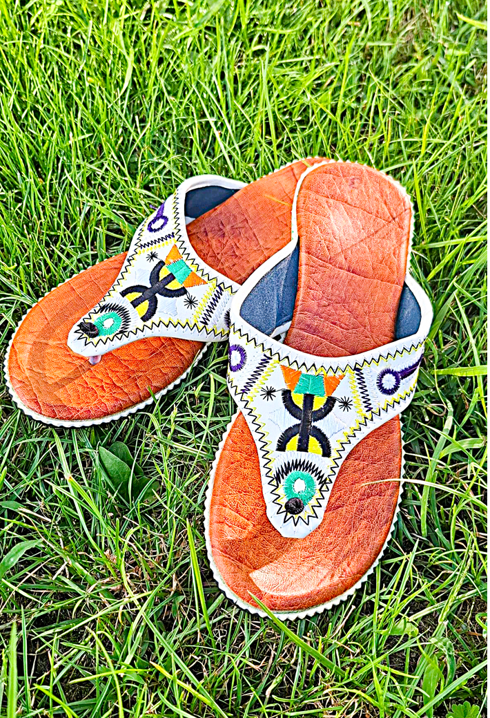 Marokańskie klapeczki - skórzane klapki utkane z tradycji i miłości -  rozmiar 40