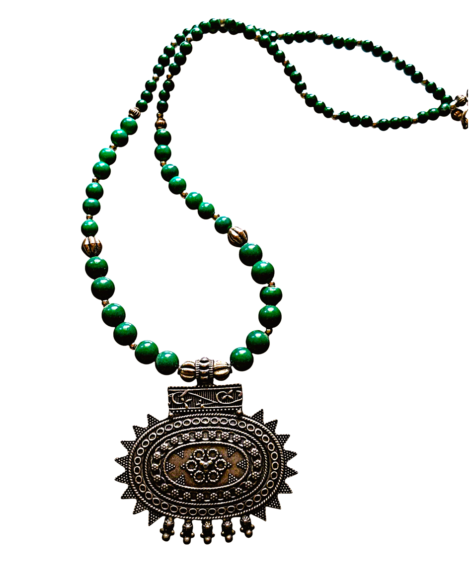 Etniczny naszyjnik boho z berberyjskim wisiorem